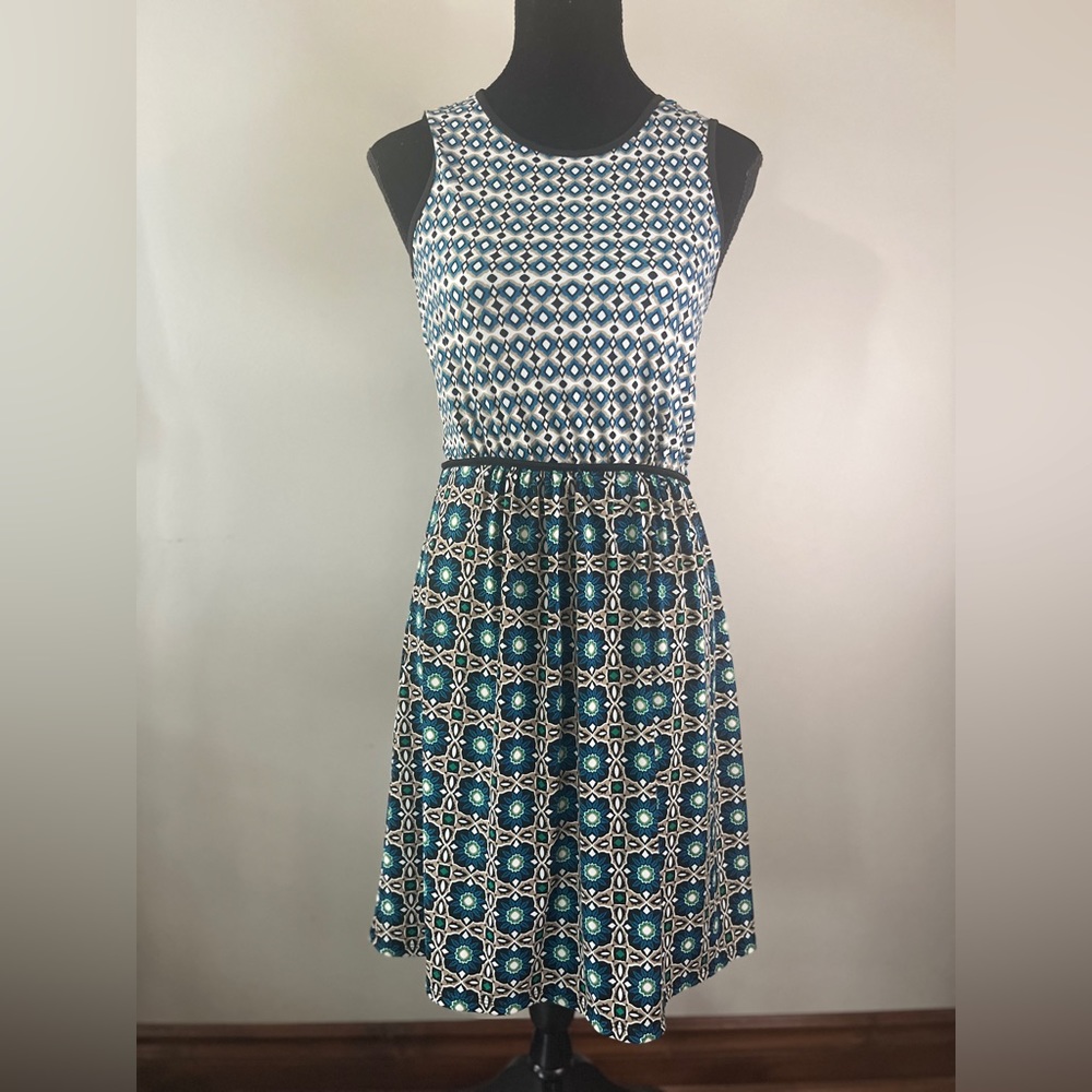 Max Studio geometric print dress- EUC- size xs